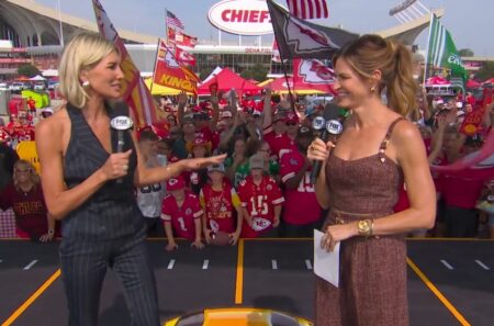 Erin Andrews Outfit at Chiefs vs. Eagles Game Sparks Buzz in 100-Degree Heat Erin Andrews outfit