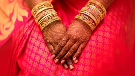 বাসর ঘরেই স্বামীর গোপনাঙ্গ কেটে দিলেন নববধূ Bodhu