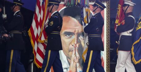 Charlie Kirk Memorial Draws Thousands as Phil Wickham’s Hymn Echoes in Arizona Stadium Charlie Kirk memorial