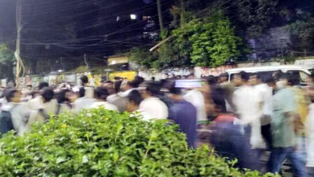 ডাকসু ভোটে কারচুপির অভিযোগে কেন্দ্রে কেন্দ্রে ছাত্রদলের বিক্ষোভ Daksu