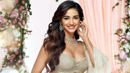 দিশা পাটানির বাড়িতে এলোপাতাড়ি গুলি দিশা পাটানি