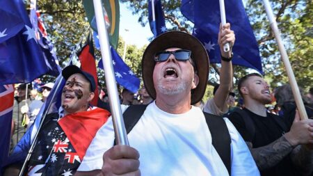 Indian Man Confronts Anti-Immigration Protesters in Australia