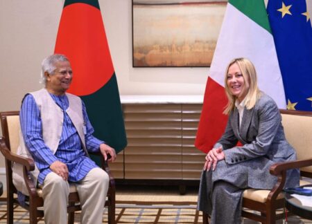 বাংলাদেশ-ইতালি সম্পর্ক জোরদারে প্রধান উপদেষ্টা-মেলোনি বৈঠক