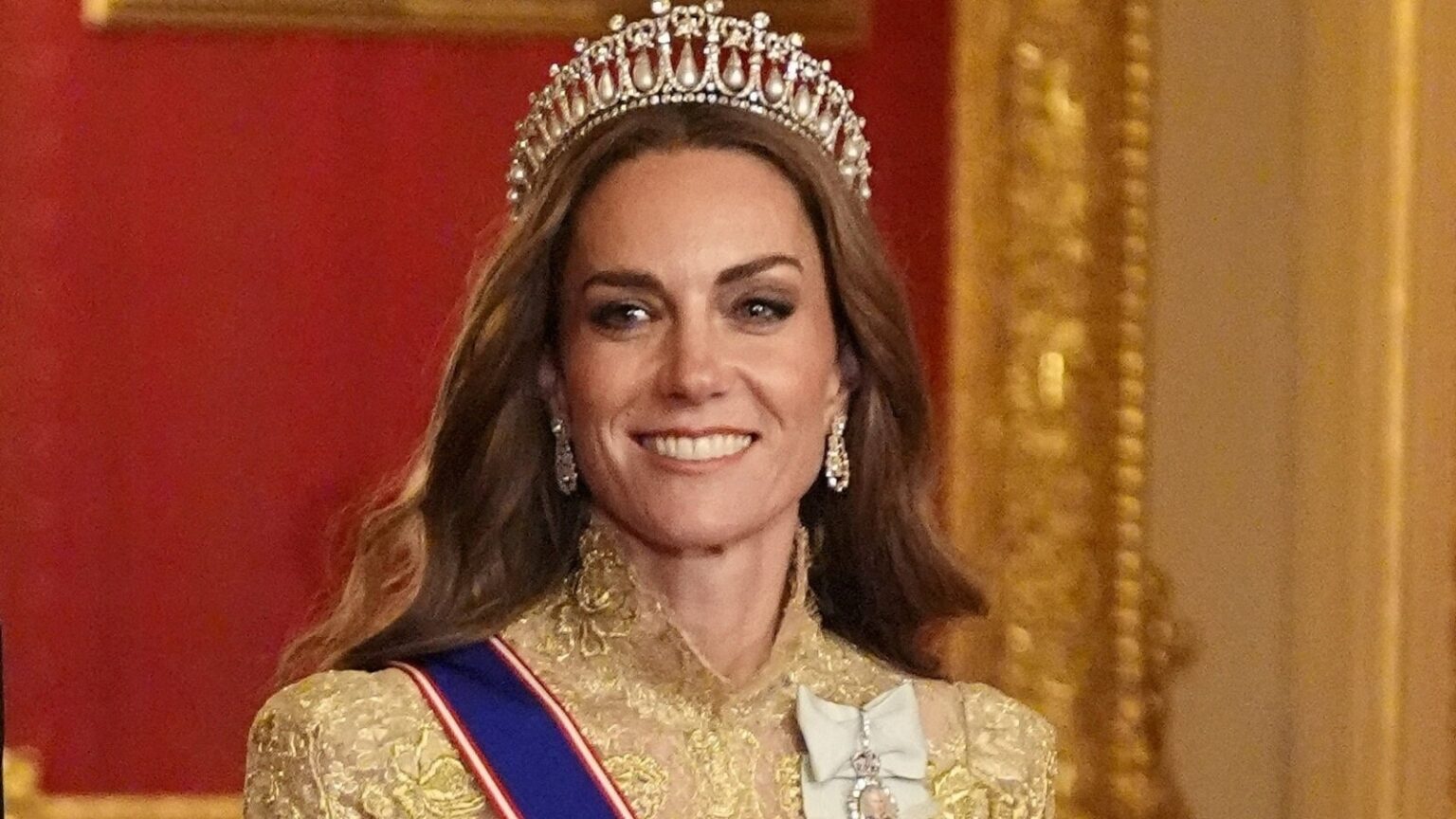 Kate Middleton Golden Gown