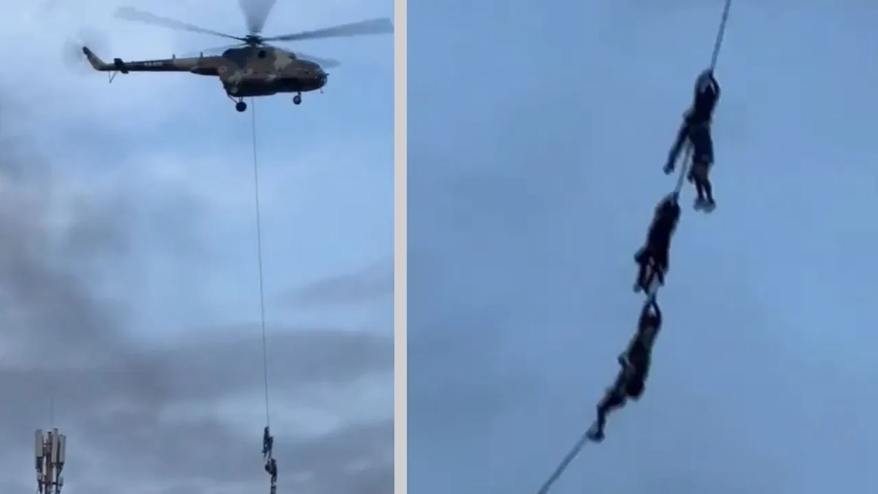 হেলিকপ্টারের দড়িতে ঝুলে পালানো