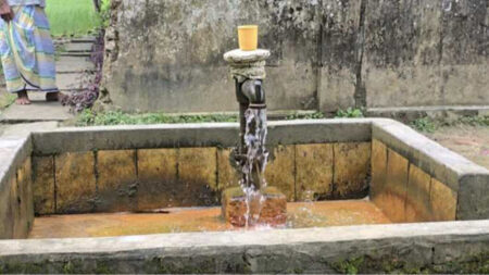 অলৌকিক নলকূপ, চাপ ছাড়াই দিনরাত ঝরছে পানি! অলৌকিক নলকূপ