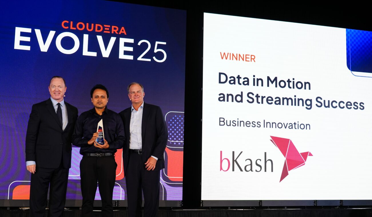 গ্রাহক সেবায় আন্তর্জাতিক ‘ডেটা ইমপ্যাক্ট অ্যাওয়ার্ড’ পেল বিকাশ