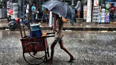 ভ্যাপসা গরম ও বৃষ্টি বলয় নিয়ে নতুন করে যা জানা গেল Rain