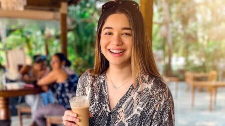 শচীনকন্যা সারার মোহনীয় রূপের নেপথ্যে ৪ ধাপে ত্বকচর্চা Sara