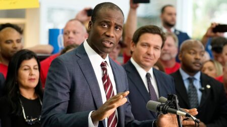 Florida Ends Vaccine Mandates Under Surgeon General