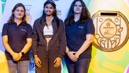 Hindustan Zinc Unveils Vedanta Half Marathon Medal Design Vedanta Zinc City Half Marathon