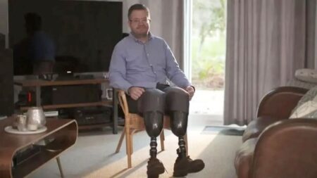 ‘যৌন সুখ’ পেতে নিজের পা কেটে বিমা চক্রে জড়ানো ব্রিটিশ সার্জন কারাগারে british