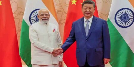 ভারতকে কি চীনের দিকেই ঠেলে দিলেন ট্রাম্প? ট্রাম্প