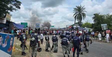 ভাঙ্গায় আইনশৃঙ্খলা বাহিনীর টহল জোরদার, তৃতীয় দিনেও উত্তাপ ফরিদপুরের ভাঙ্গা