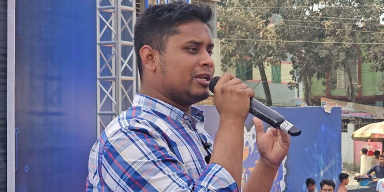 ‘হোন্ডা-গুন্ডার রাজনীতি শেষ, নেতৃত্ব আসবে যোগ্যতা থেকে’ ‘হোন্ডা-গুন্ডার রাজনীতি শেষ, নেতৃত্ব আসবে যোগ্যতা থেকে’