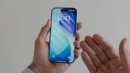 iOS 26 Liquid Glass Backlash: Users Report Lag and Usability Issues iOS 26 Liquid Glass Backlash: Users Report Lag and Usability Issues