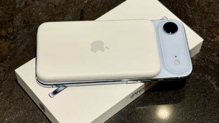 iPhone Air Durability Test: Display Survives 216-Pound Force iPhone Air bend test