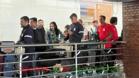 এয়ারপোর্টে পৌঁছেছেন জামালরা