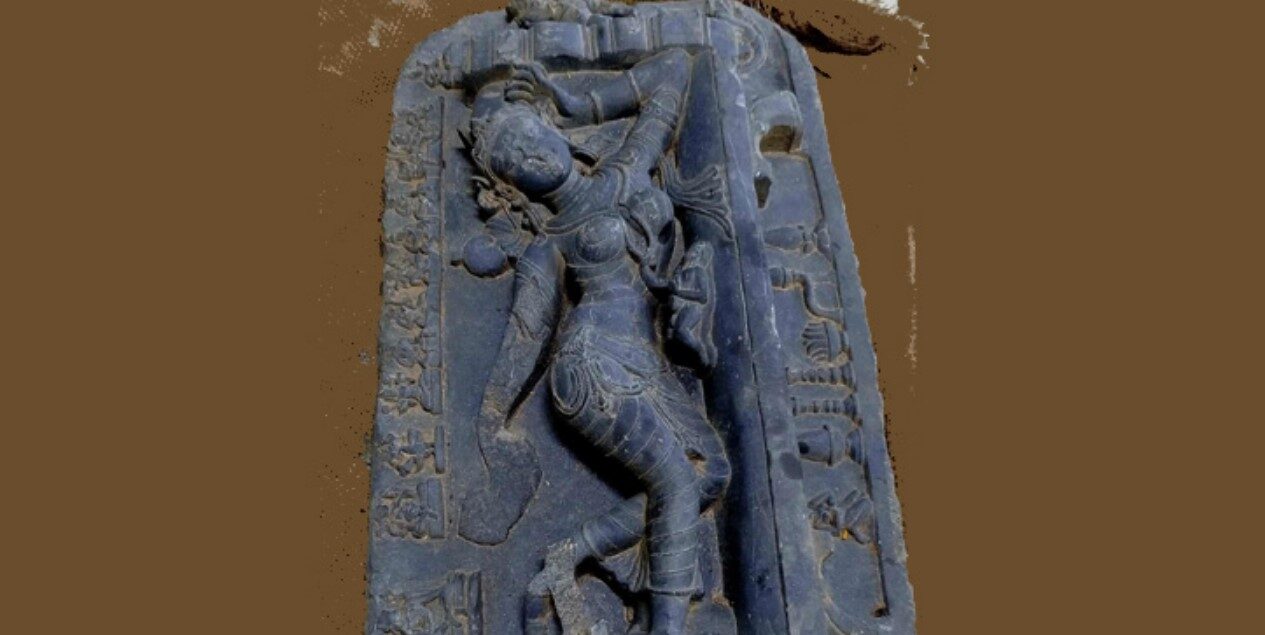 কষ্টি পাথরের মূর্তি