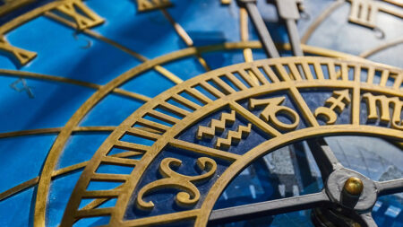 atomic clock accuracy