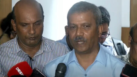 জরুরি অবস্থা বা তত্ত্বাবধায়ক সরকারের সম্ভাবনার বিষয়ে অবগত নই : আইন উপদেষ্টা আইন উপদেষ্টা