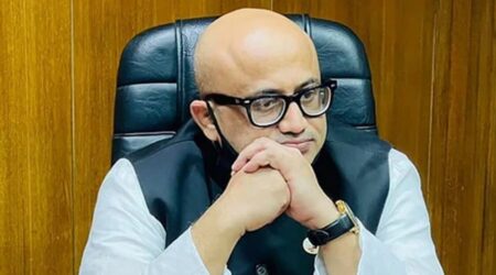 সাবেক তথ্য প্রতিমন্ত্রী ডা. মুরাদের বিরুদ্ধে গ্রেপ্তারি পরোয়ানা সাবেক তথ্য প্রতিমন্ত্রী ডা. মুরাদ