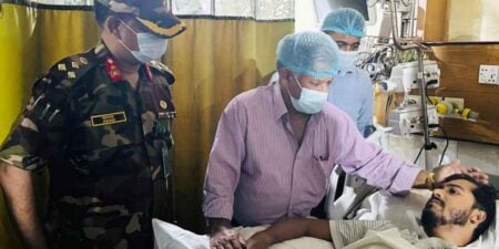 নুরের শারীরিক অবস্থার খোঁজখবর নিতে ঢামেকে নৌ উপদেষ্টা নৌপরিবহন উপদেষ্টা