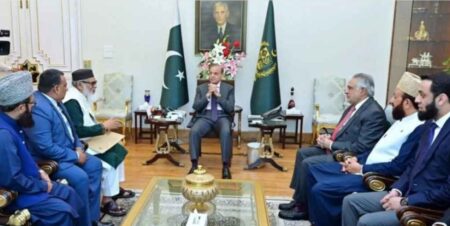 পাকিস্তানের প্রধানমন্ত্রীর কাছে ড. ইউনূসের চিঠি পৌঁছে দিলেন ধর্ম উপদেষ্টা ধর্ম উপদেষ্টা