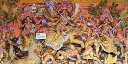 সোনালি আঁশে প্রতিমা