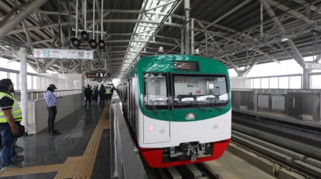 মেট্রোরেলে চাকরি