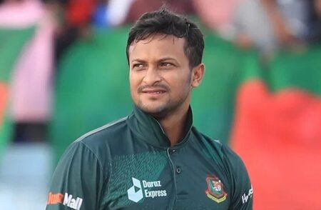 মুখে সাকিব আল হাসান