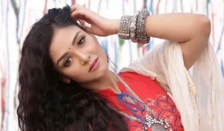 ভালো ‘আইটেম সং’ এ পারফর্ম করতে চান শার্লিন শার্লিন