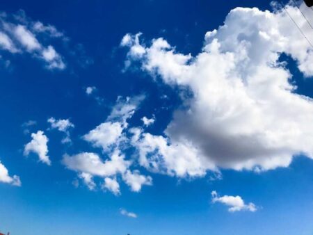 আকাশ নীল দেখায় কেন