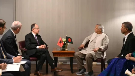 কর্মী নিতে চায়