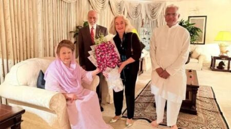 খালেদা জিয়ার সঙ্গে বিদায়ী ফরাসি রাষ্ট্রদূতের সাক্ষাৎ