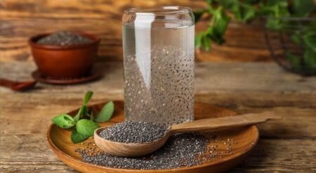 হজম ও পুষ্টি বজায় রাখতে চিয়া সিড কখনও মিশাবেন না এই খাবারের সঙ্গে চিয়া সিড