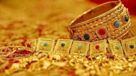 টানা ৮ দফা বৃদ্ধির পর স্বর্ণের দাম কমল, নতুন দর ঘোষণা করল বাজুস দাম