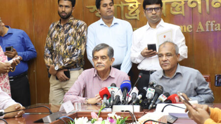 দুর্গাপূজা - স্বরাষ্ট্র উপদেষ্টা