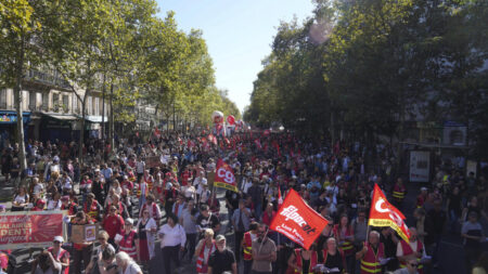 ধর্মঘট-দুর্নীতি বিরোধী বিক্ষোভ