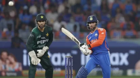 পাকিস্তানকে হারিয়ে এশিয়া কাপে অপরাজিত চ্যাম্পিয়ন ভারত