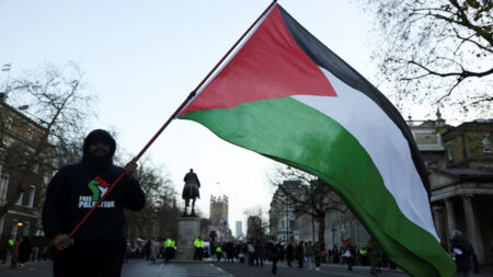 চলতি সপ্তাহ শেষেই ফিলিস্তিন রাষ্ট্রকে স্বীকৃতি দেবে ব্রিটেন ফিলিস্তিন রাষ্ট্রকে আনুষ্ঠানিক স্বীকৃতি