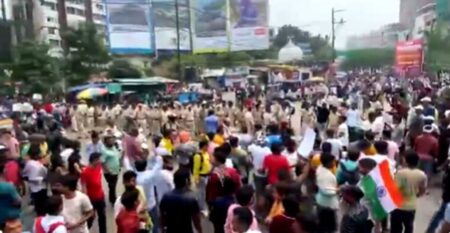 বিহারে শিক্ষক নিয়োগ ইস্যুতে ছাত্রদের বিক্ষোভ, রাজনৈতিক অস্থিরতার আশঙ্কা বিহার