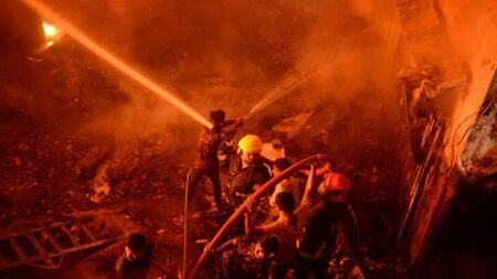 হবিগঞ্জের লাখাই বাজারে অগ্নিকাণ্ডে ১০ দোকান পুড়ে ছাই ভয়াবহ অগ্নিকাণ্ড