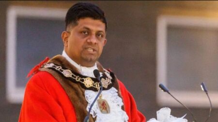 ভিসা আদায়ের চেষ্টা