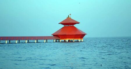 ভারতের কোন মন্দির হঠাৎ করে অদৃশ্য হয়ে যায় মন্দির