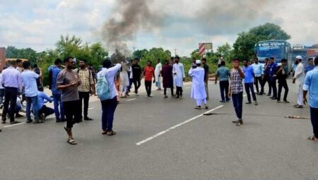 মহাসড়ক অবরোধ