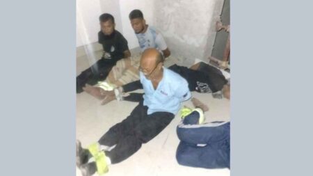 মালামাল লুট