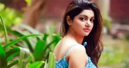 কোন জিনিস যা করার সময় মেয়েরা চিৎকার করে আর ছেলেরা চুপ থাকে? মেয়েরা