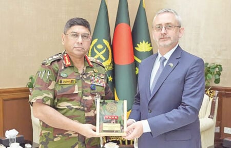 সেনাপ্রধানের সঙ্গে ইইউ রাষ্ট্রদূতের সৌজন্য সাক্ষাৎ সেনাপ্রধানের সঙ্গে ইইউ রাষ্ট্রদূতের সৌজন্য সাক্ষাৎ