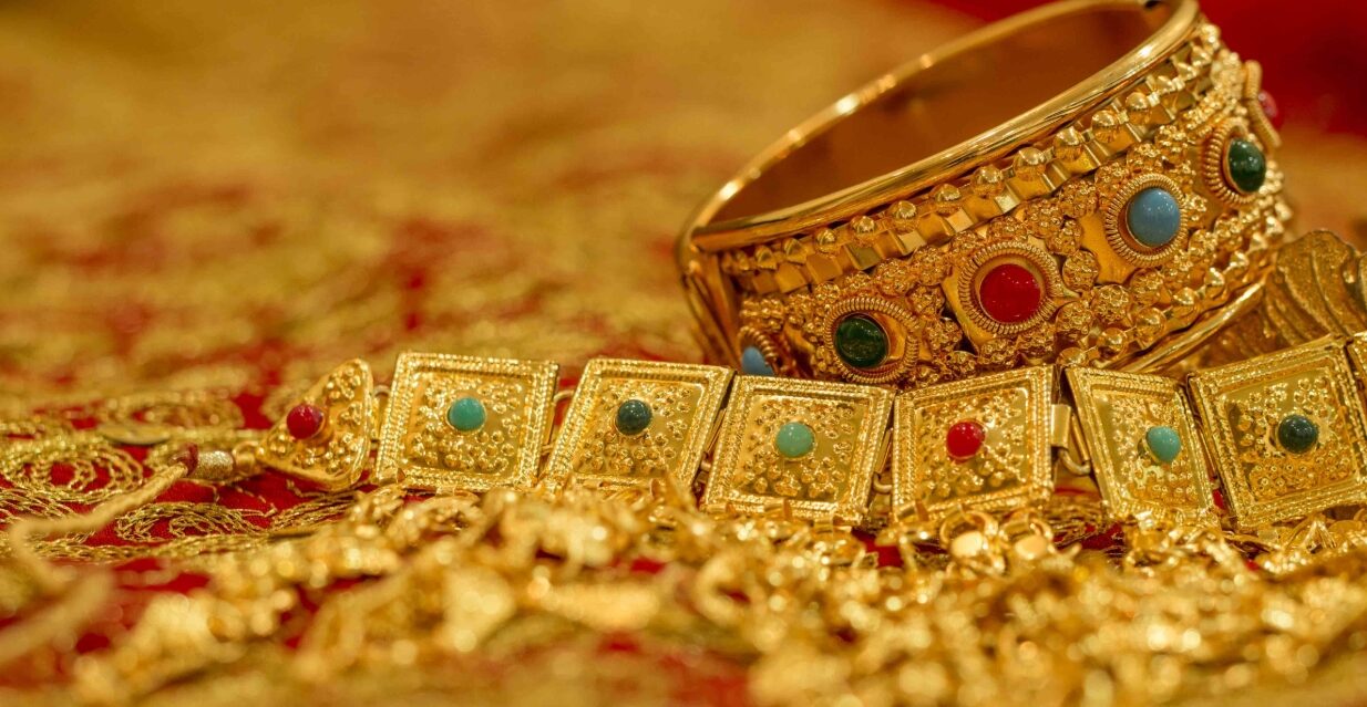 আসল নকল সোনা চিনবেন কীভাবে? সহজ ৬টি উপায় সোনা
